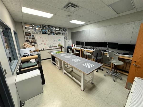 Computer Lab at Olathe East Design Lab